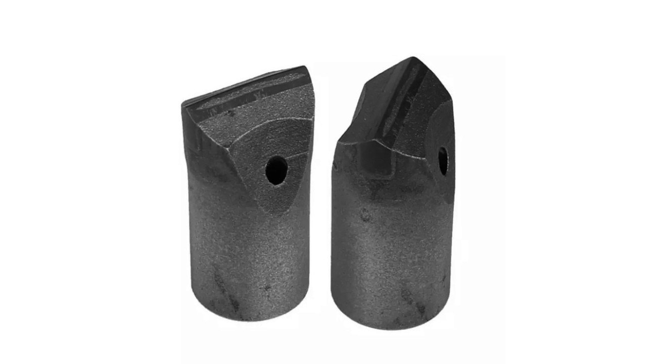 Долотчасті бурові коронки